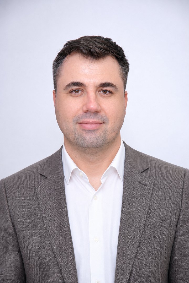 Bognár József, tulajdonos, vezető fejlesztő (AI Munkatársad)